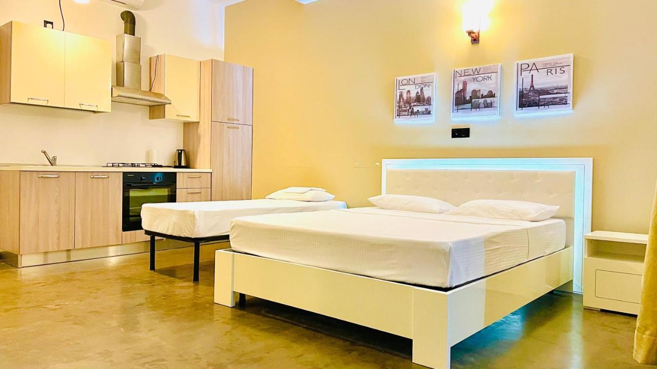 Blue Fox Hikkaduwa Hotel Kültér fotó